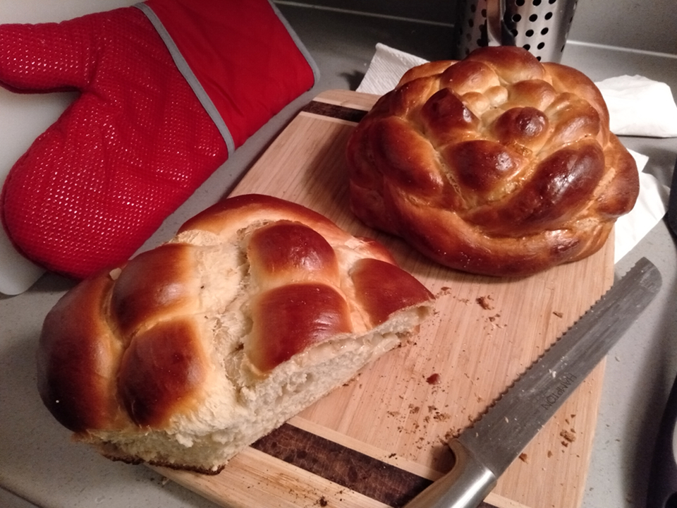 Apple honey challah