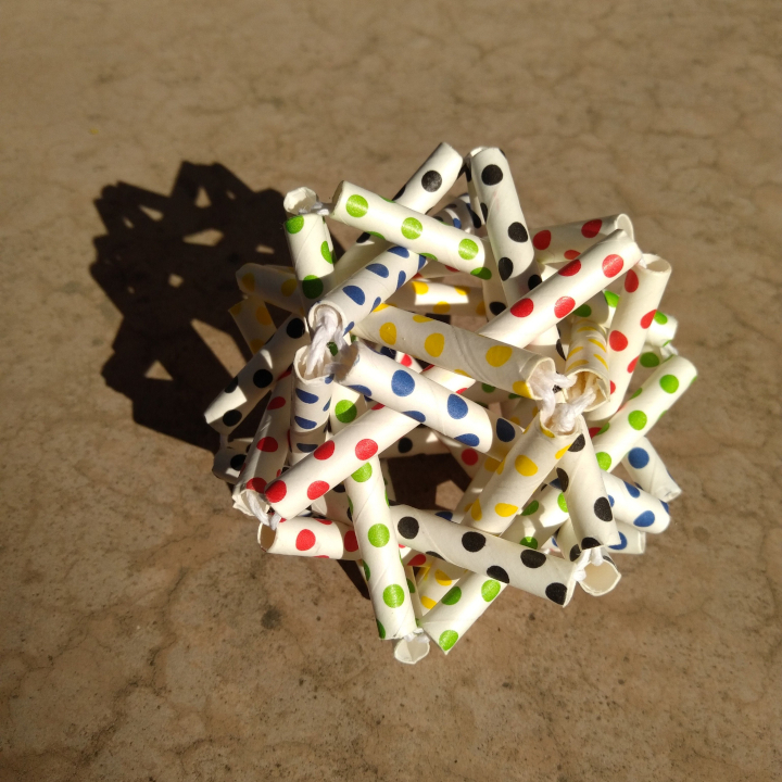 5 interlocking tetrahedra